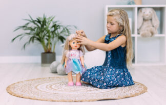 NTOYS lutka koja hoda i pjeva 44411 - Slika 2