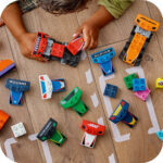 LEGO® DUPLO® 10445 Trkaći automobili i vozači timova za F1® - Slika 8